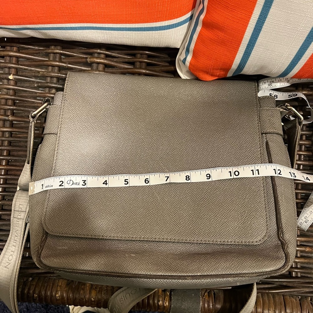 Louis Vuitton Taiga Milo Glacier Messenger Bag - Picture 14 of 16